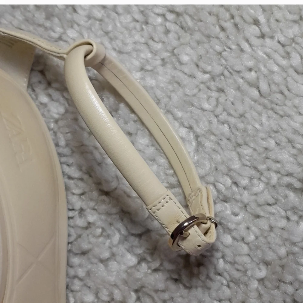 ZARA CREAM PUMPS Size 9 - Picture 14 of 14